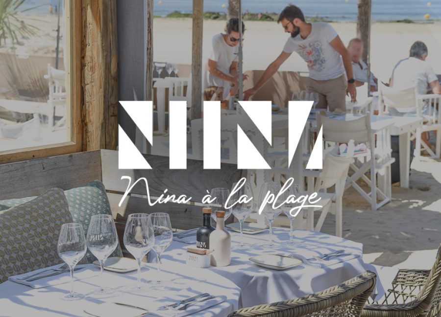 Nina a la plage